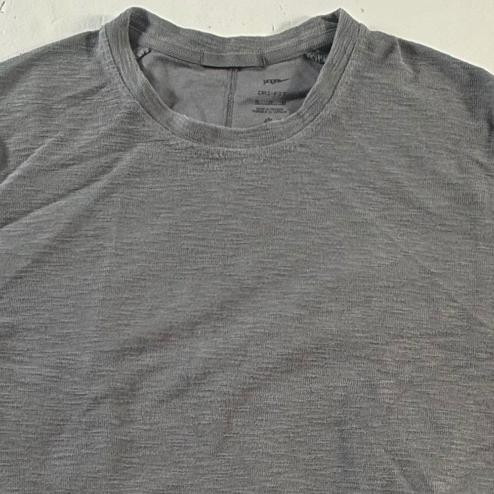Nike Yoga Dri-FIT Crew Neck Sweater Mens‎ XL Gray Long Sleeve Textured